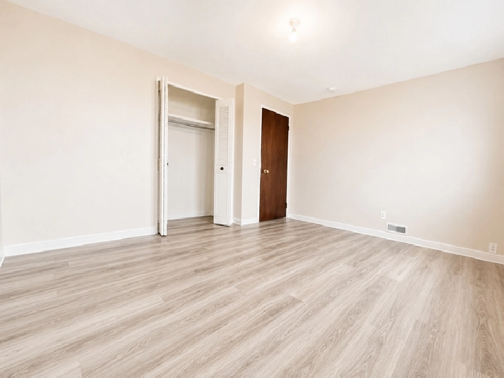Spacious, Legal 3-Bedroom Basement Suite – Prime Location!