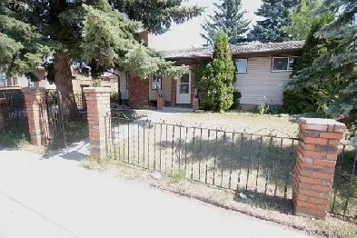 Estate Sale House 4 Sale in Temple NE Calgary for $349,900