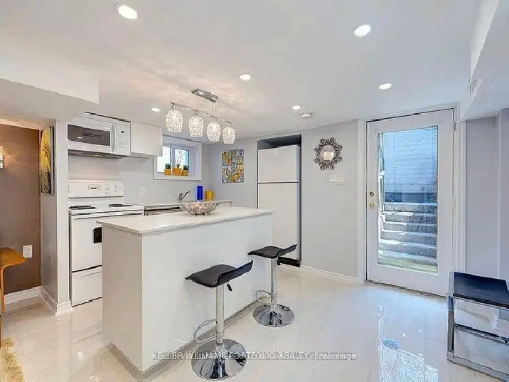 1 Bedroom Basement for Lease – The Beaches/Kingston Rd