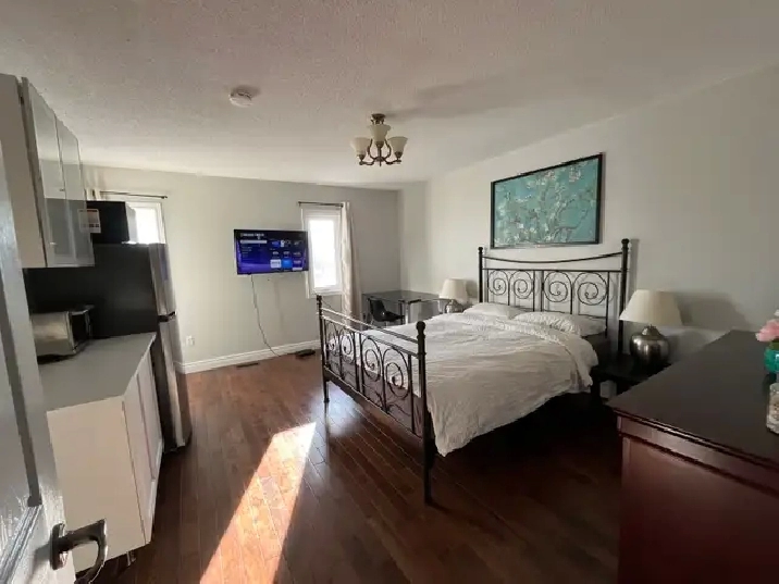 Furnished Master bedroom for rent, Utils, internet, cable  $1200