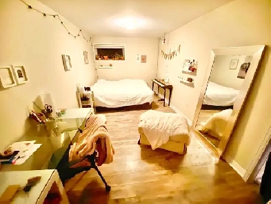 Room For Rent (On The Hill Uptown) Dog & Cat Friendly - Open Now