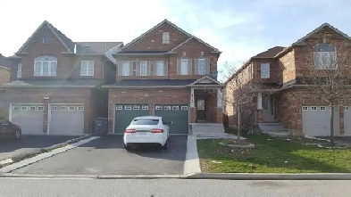 $2150 Mississauga 2 bedroom   den basement, 2 parking   garage