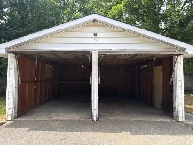 Garage For Rent