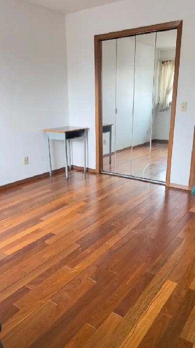 2nd floor-5 minWalk to Whitehorn Ctrain -15 min Downtown &Airpot