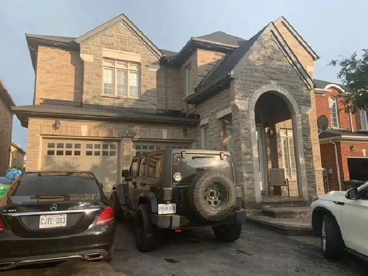 5 Bedroom 4 Bath Home for Rent in Brampton
