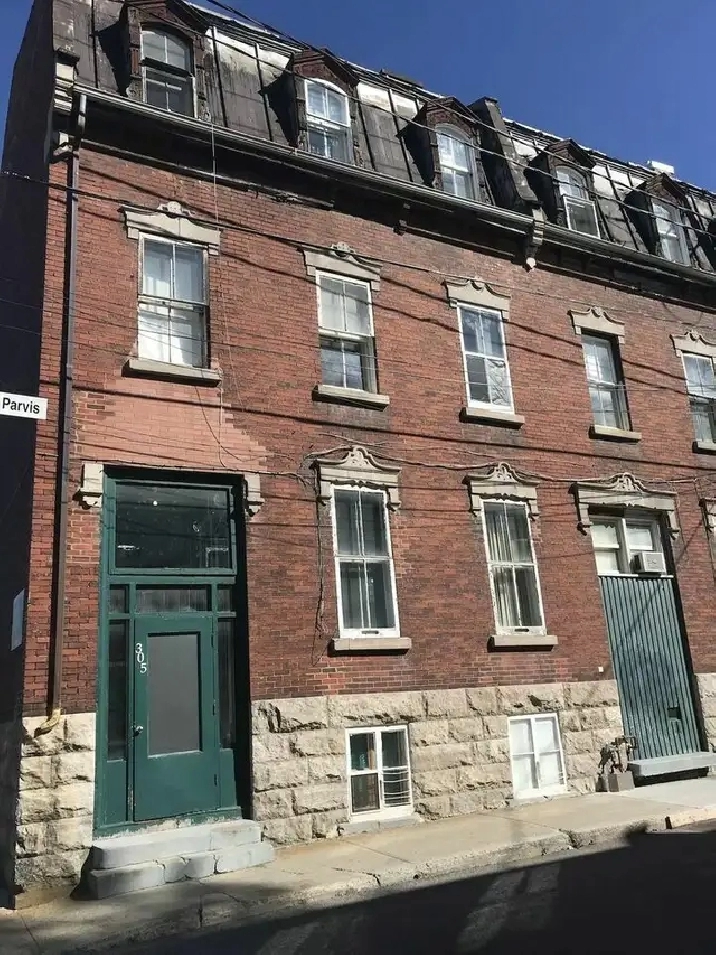 Superbes studio, Rénové, centre-ville tout inclus Libre