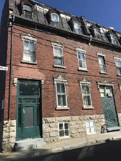 Superbes studio, Rénové, centre-ville tout inclus Libre