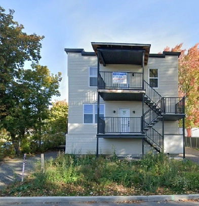 Superbe 3 1/2, Charlesbourg, Libre