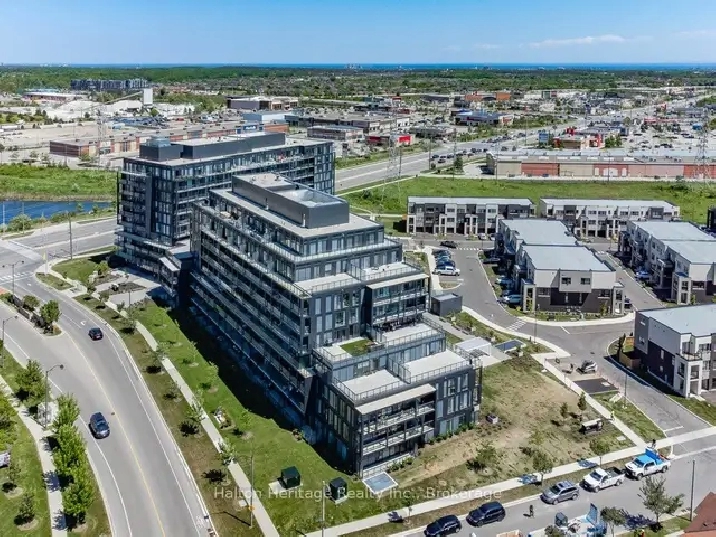 A Stunning 1 Bedroom   Den Condo in Burlington - $2,200
