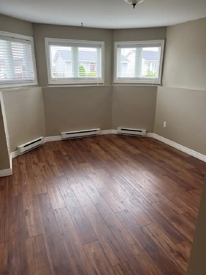 Available Immediately – Bright One-Bedroom Apartment in Paradise