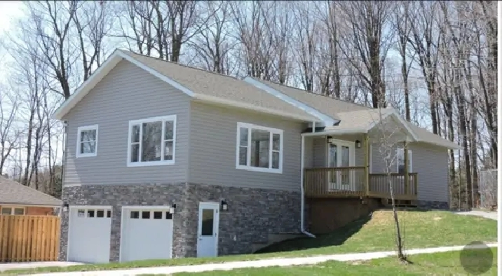 Stunning One Bedroom Apartment in Orillia with Garage