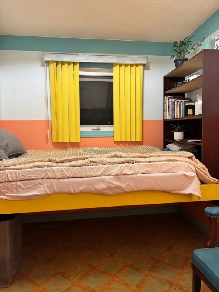 Lawson Heights - Furnished Room