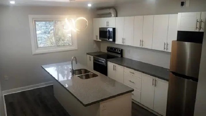 Huge Modern Renovated 2 bedroom Apartment - Haist Street Fonthil
