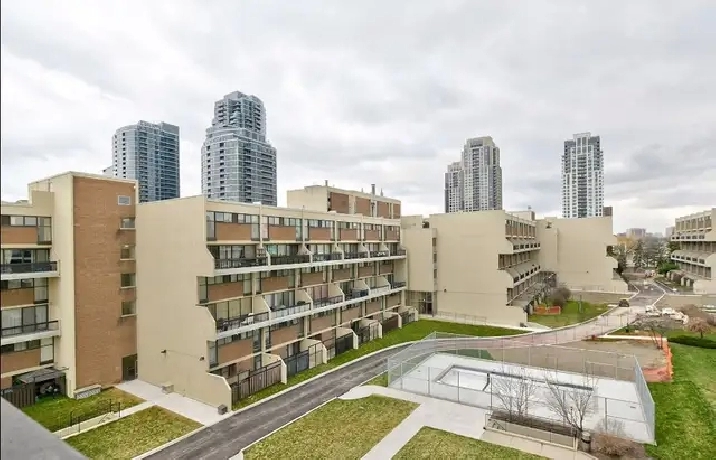 Bright room for rent in Etobicoke