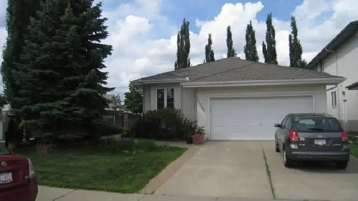 1 Room for rent in an executive bungalow in Twinbrooks