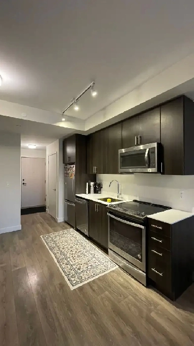 Modern 1-Bedroom Condo – Prime Oakville Location – $2,250
