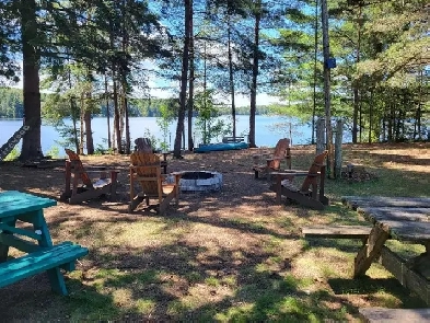 COTTAGE FOR RENT.HAIBURTON.1000FT WATERFRONT BLACK LAKE PRIVACY