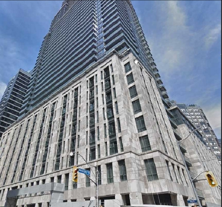Furnished condo bachelor/studio University of Toronto (UOT)