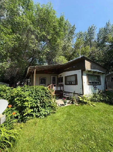 Lake Manitoba Seasonal Property at Lynch's Point