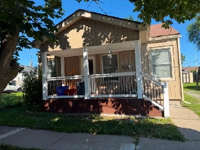 3 bedroom 1 bath house for rent