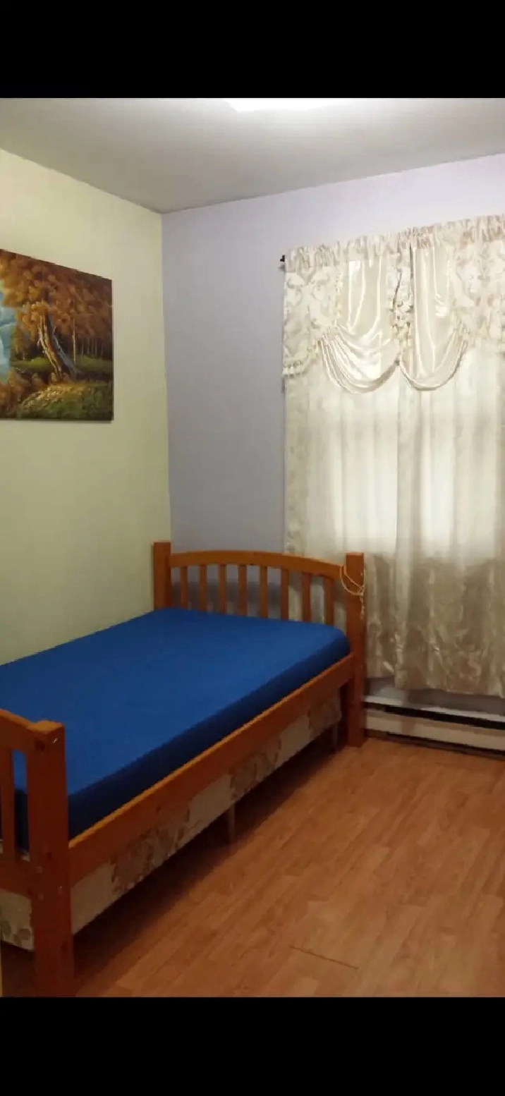 Warden and Sheppard Ave: Room for Rent