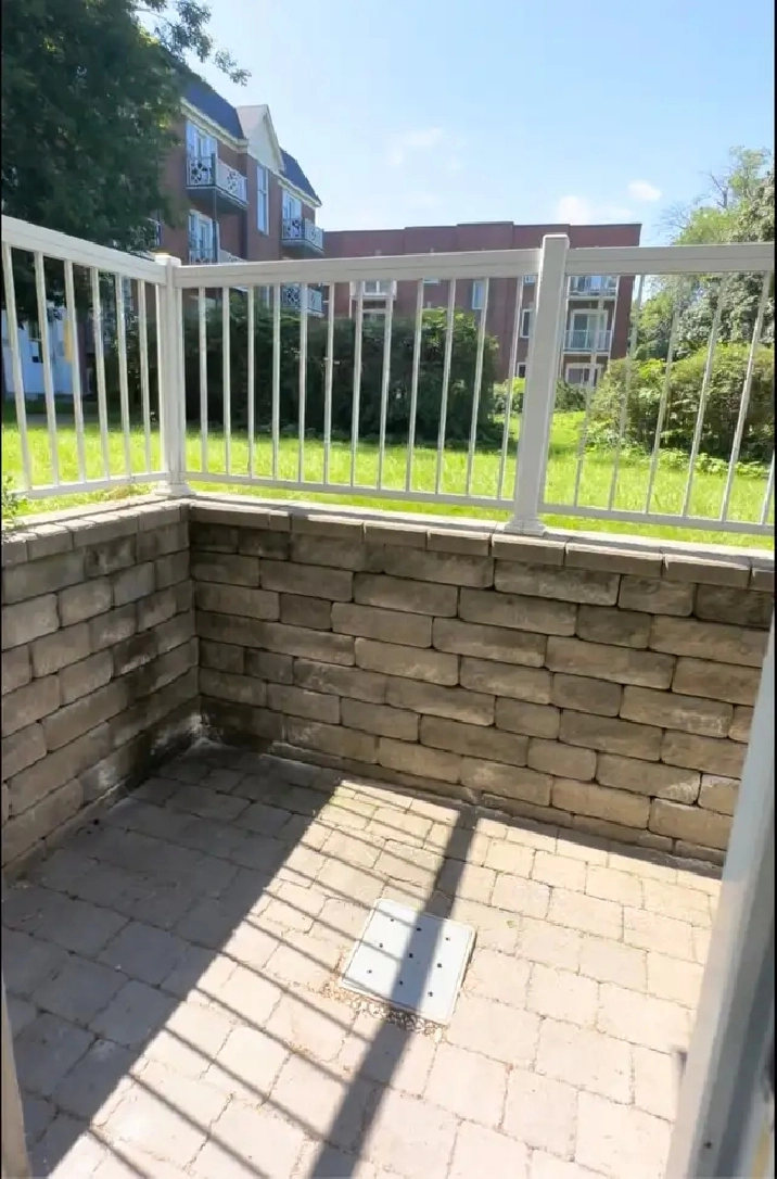 Très propre et ensoleillé 4 1/2 Condo à louer - CDN, UdM, HEC