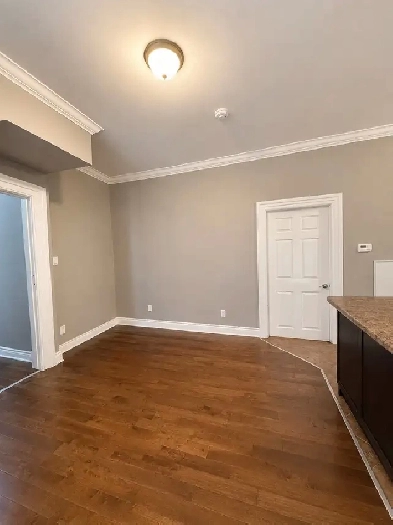 2 Bed Main Floor | All Inclusive | Laundry | Parking