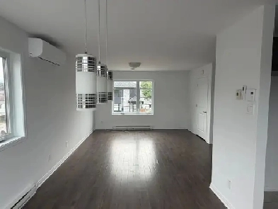 Grand 4½ à louer – 4e Avenue, Fabreville (Laval)Disponible le 1