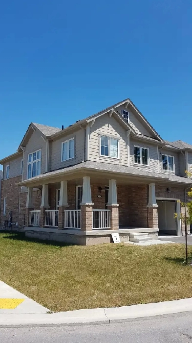 STUNNING NEW NIAGARA FALLS 3 BED 2.5 BATH HOME FOR RENT