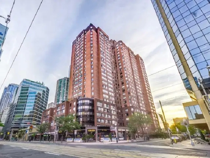 2 BED   1 BATH CONDO BAY STREET TORONTO