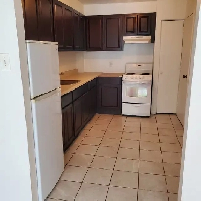 BEAU GRAND 3½, CDN près Hôpital Juif,HEC,DISPONIBLE