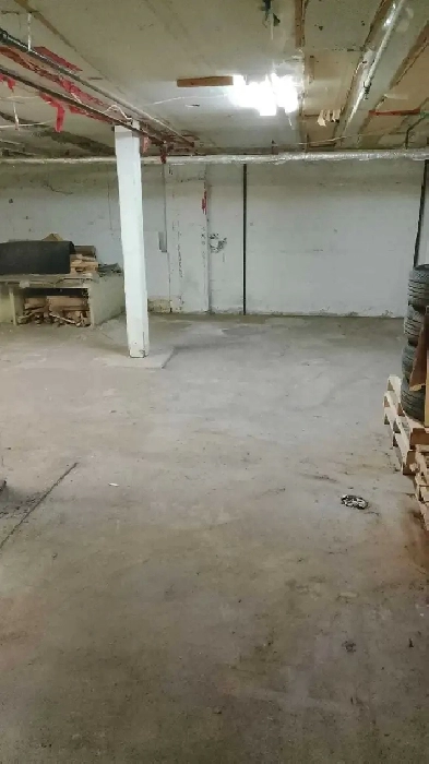 storage unit for tires