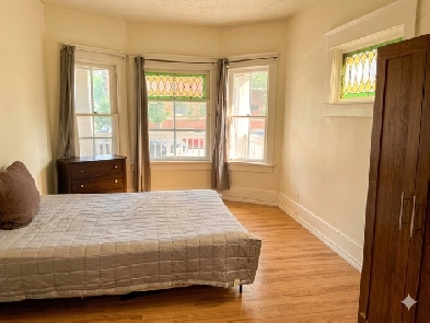 (Downtown) Private MasterRoom, Furnished @ Quiet 2 Bedrooms!
