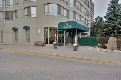 Spacious 2 2 den condo, Sept 1 move-in, Burnhamthorpe-Hurontario