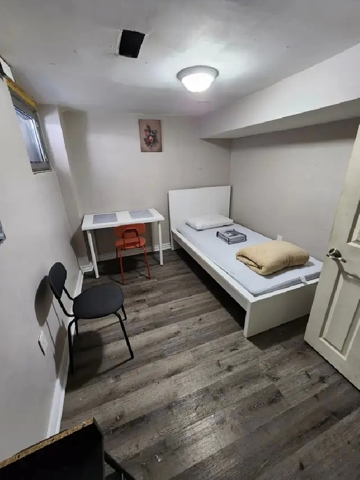 A nice furnished room, all included, Eglinton and Mt. Pleasant