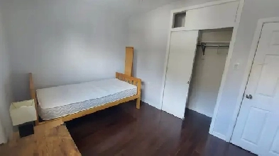 Room for rent,  near Fanshawe college, start from Sept 1st