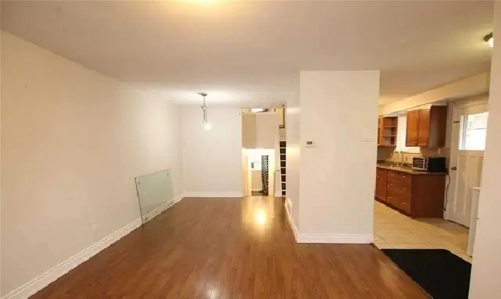 3 Bedroom House For Lease Near Near Kennedy Rd (N) & Queen st (E