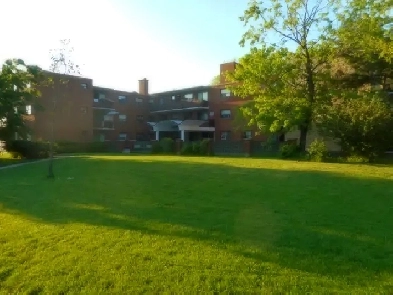 1 Bedroom Apartment at 2685 King St E, Hamilton!