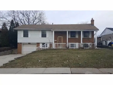 Hamilton W Mountain-3 Beds 1 living Quiet Whole MainFloor Rental