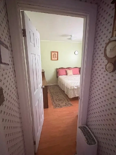Furnished room for rent in home