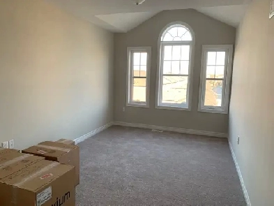 Room rent Brampton (female only) - Sept 1