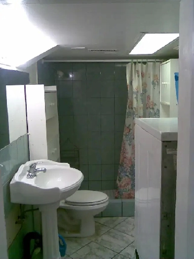 Private furnished Room for Rent, steps to Subway