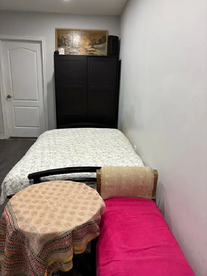 A shared, furnished room for rent in Mississauga