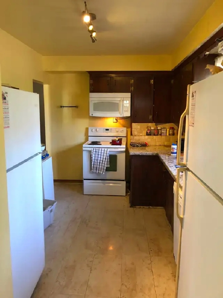 Furnished Rm on Main Floor for Rent on Bellamy Rd n Lawrence Ave