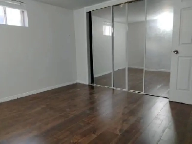 DOWNTOWN SHARED ROOM IN UPPER LEVEL LEGAL BASEMEN – AUG 03