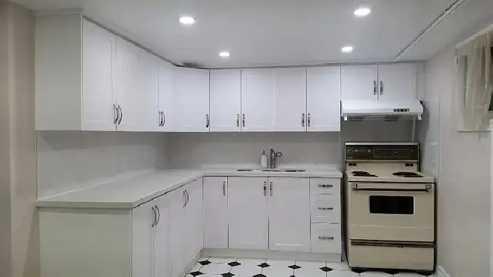 Room for rent near Sheppard West Station (North York)