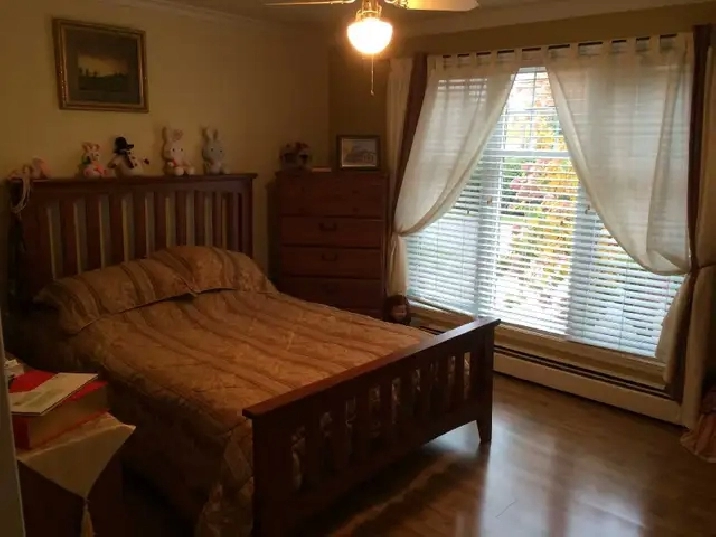 Belle occasion! Grande Chambre avec salle de bain privée