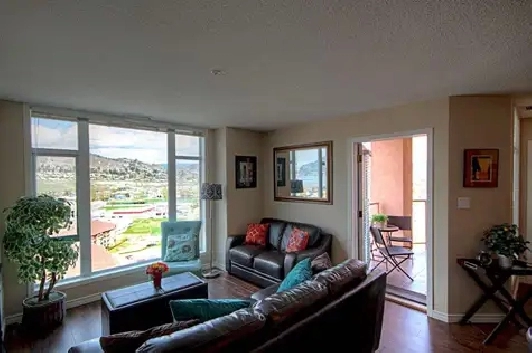FullyFurnishedLuxuriousDowntownKelownaLakefrontCondoSep19toApr20