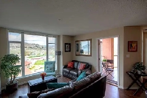 FullyFurnishedLuxuriousDowntownKelownaLakefrontCondoSep19toApr20