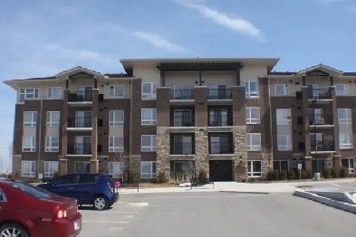 Spacious 2 Bedroom   Den Condo – Top Floor